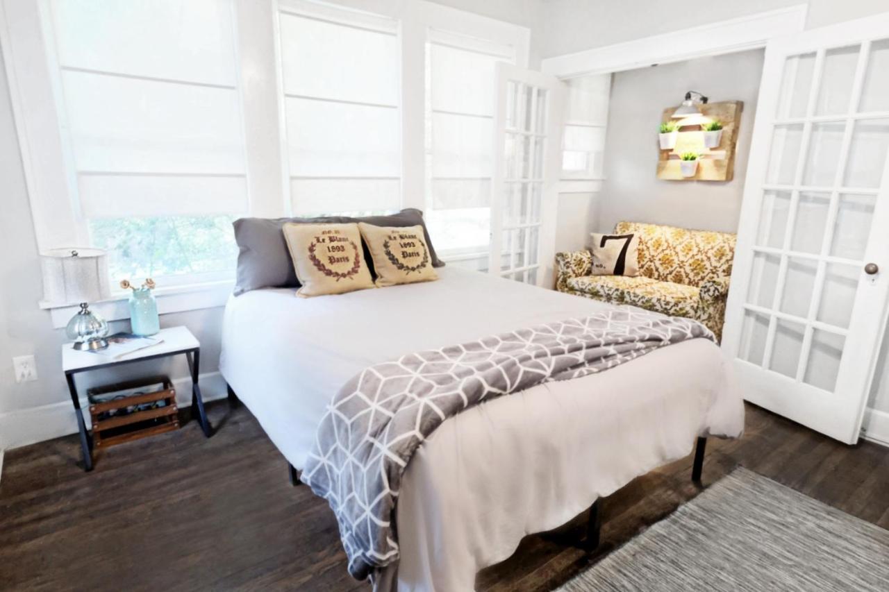 Urban Convenience Studio Flat Dallas Luaran gambar