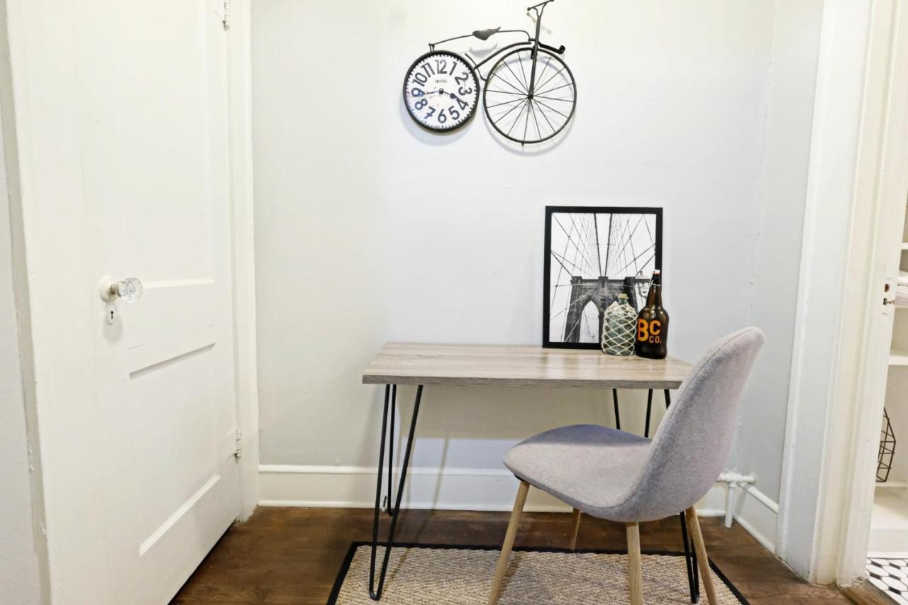 Urban Convenience Studio Flat Dallas Luaran gambar