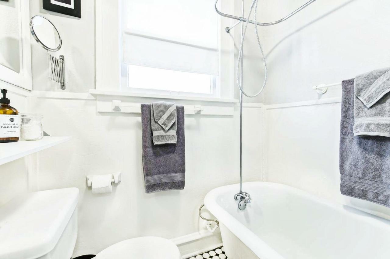 Urban Convenience Studio Flat Dallas Luaran gambar